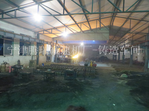 山東騰瑞減速機廠車間